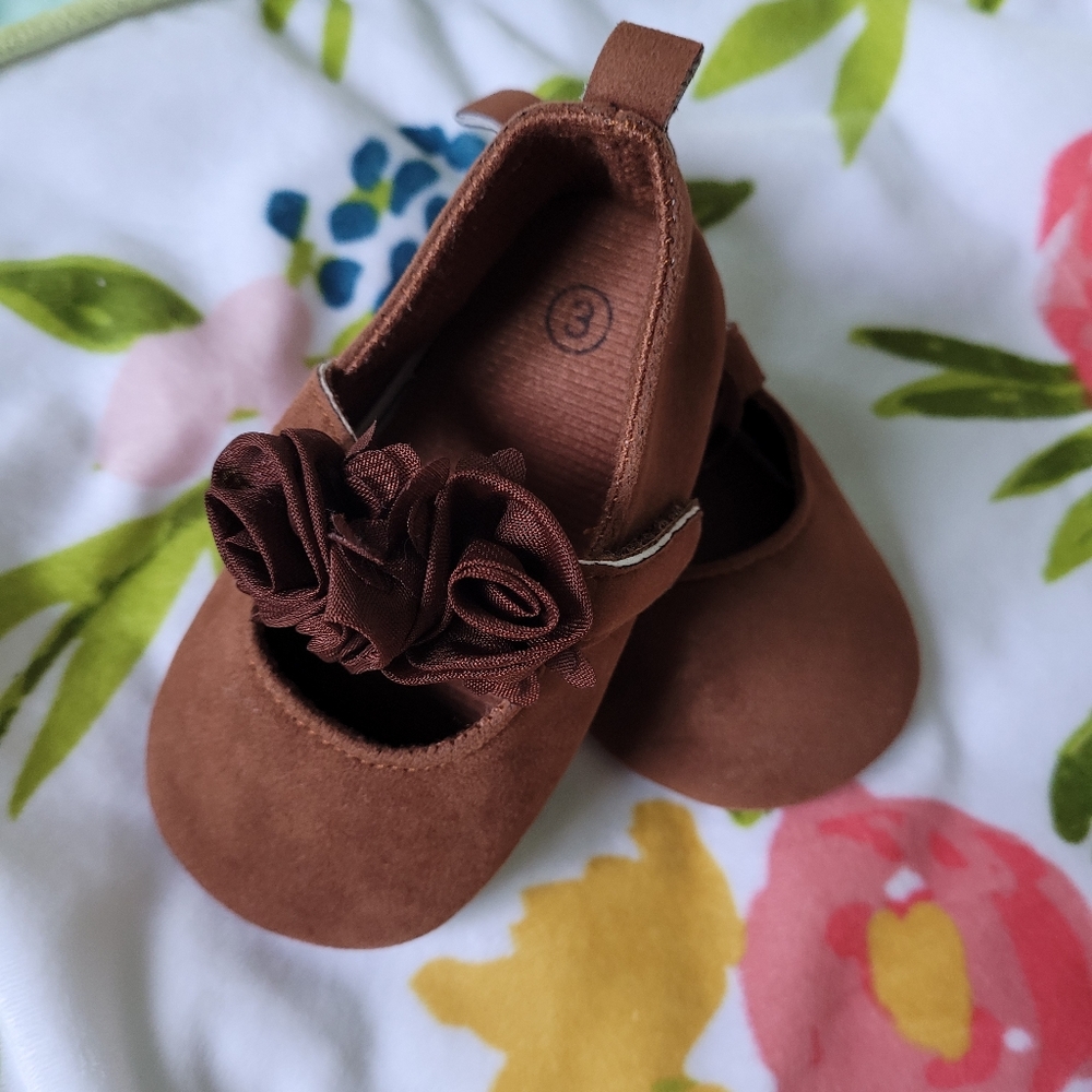 Baby girl prewalker shoes